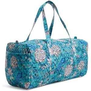 Vera Bradley XL traveler duffel in cotton peacock garden print
